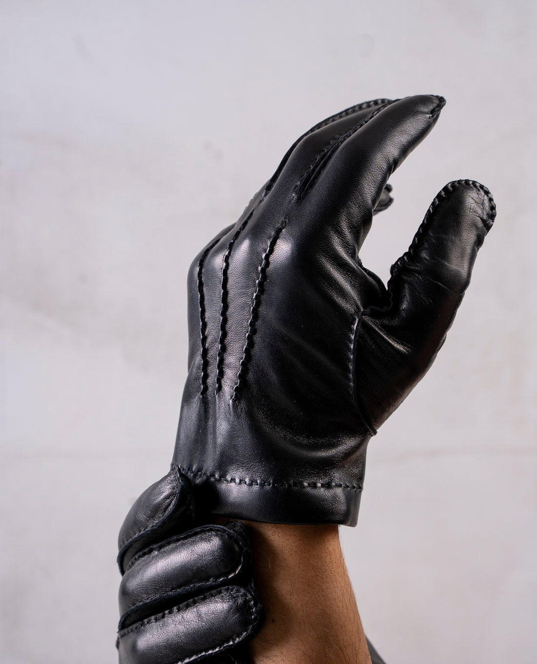Handmade Lambskin Leather Gloves with Cashmere Lining - Black Handmade Lambskin Leather Gloves with Cashmere Lining - Black