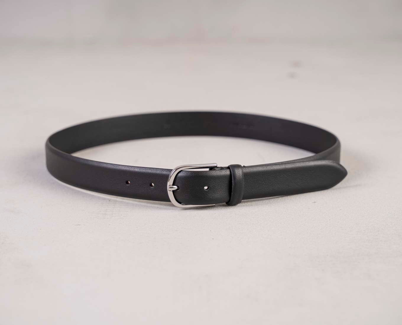Men's Genuine Leather Belt – One-Piece Black Casual Belt With Roller Buckle