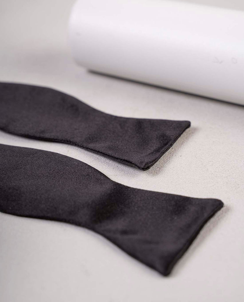 papillon aperto seta raso nero paolo albizzati