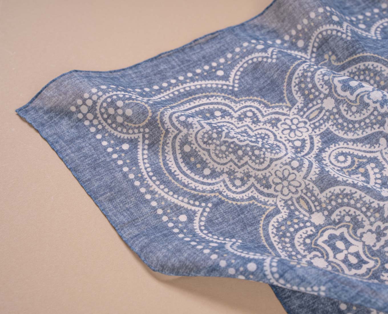 【COLOR iN ID】Paisley scarf set denim Sun Soaked Cutie Satin Scarf Top | Windsor