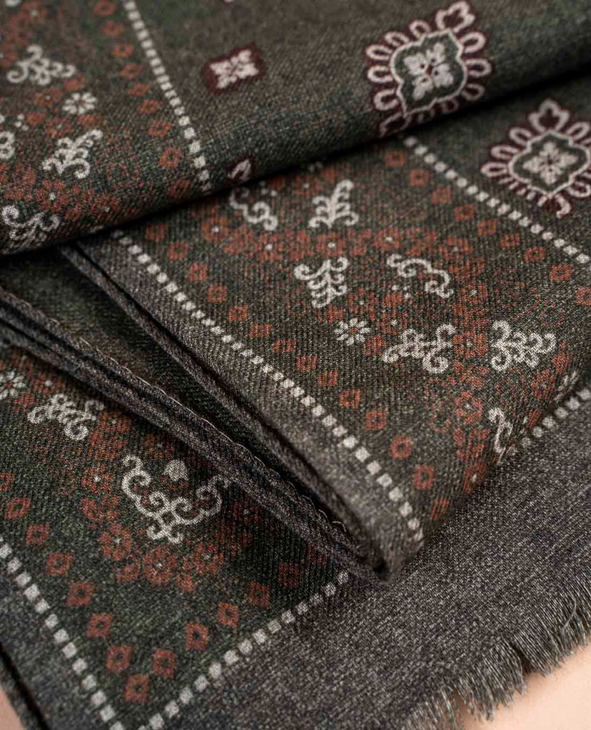 green wool scarf for man paolo albizzati