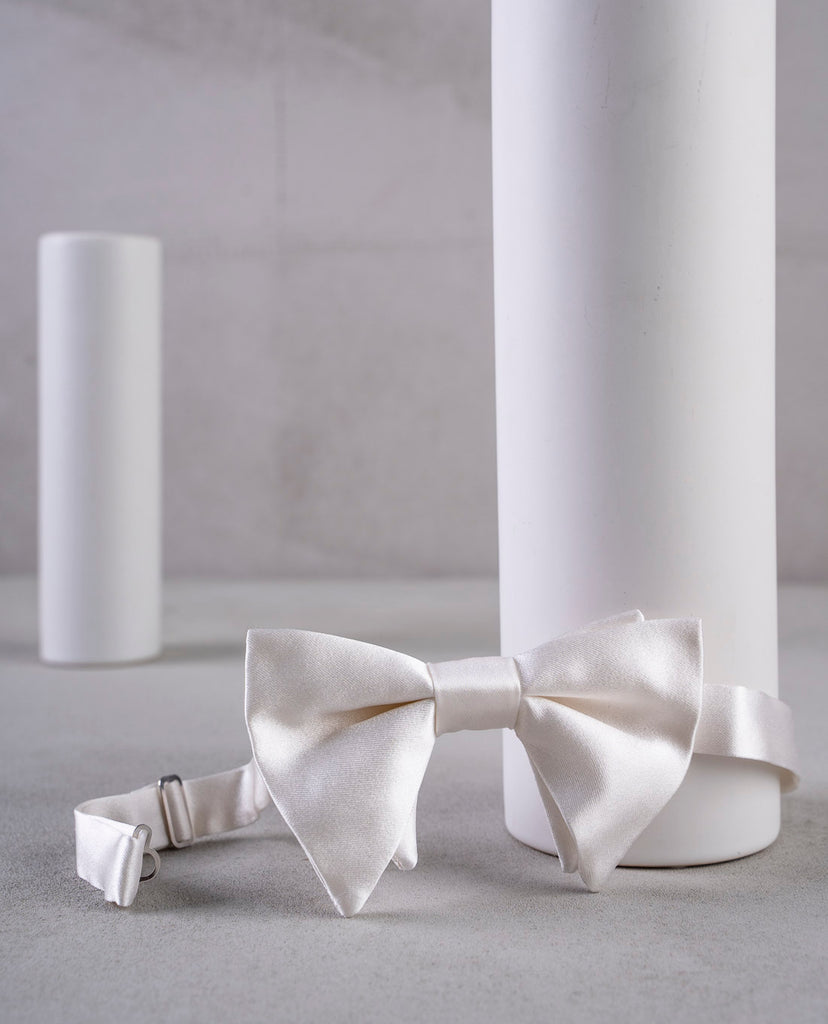 large white silk bow tie for man made in italy paolo albizzati