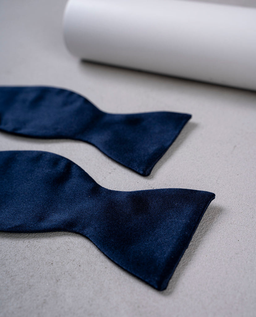 open navy blue silk bow tie for man paolo albizzati