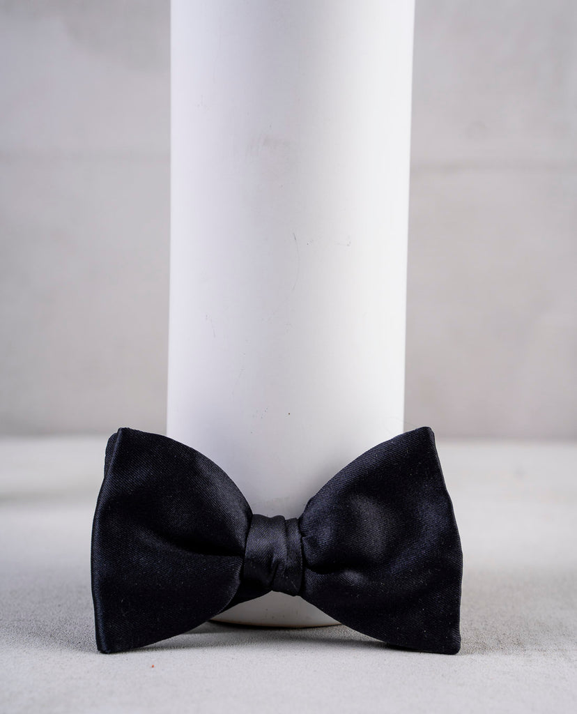 original black silk tie for man paolo albizzati