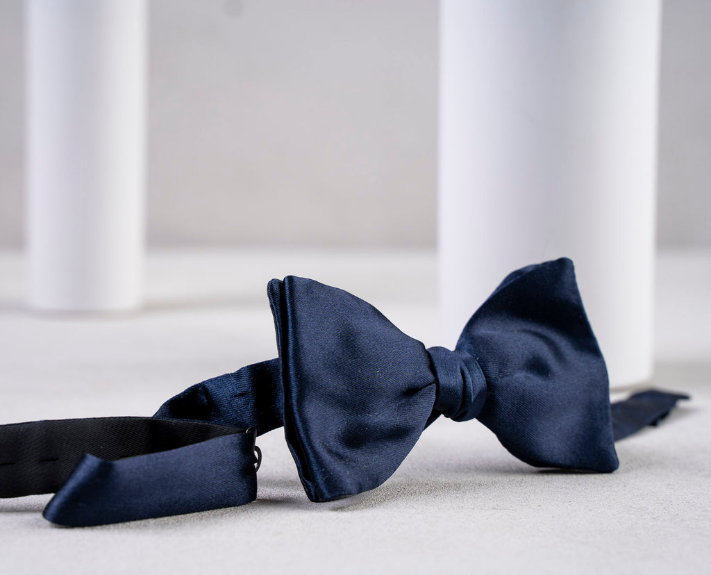 original navy blue silk tie for man paolo albizzati