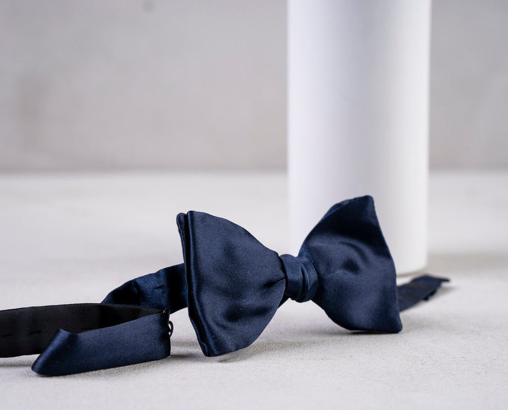 original navy blue silk tie for man paolo albizzati