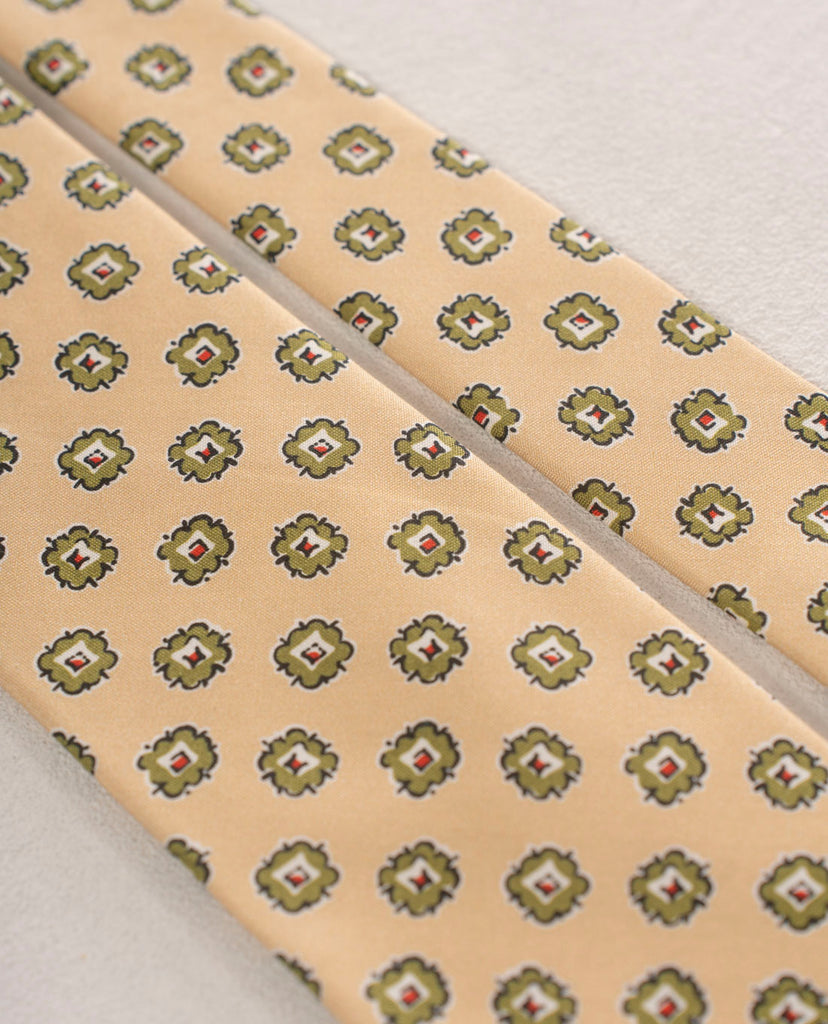 pale yellow silk tie man paolo albizzati