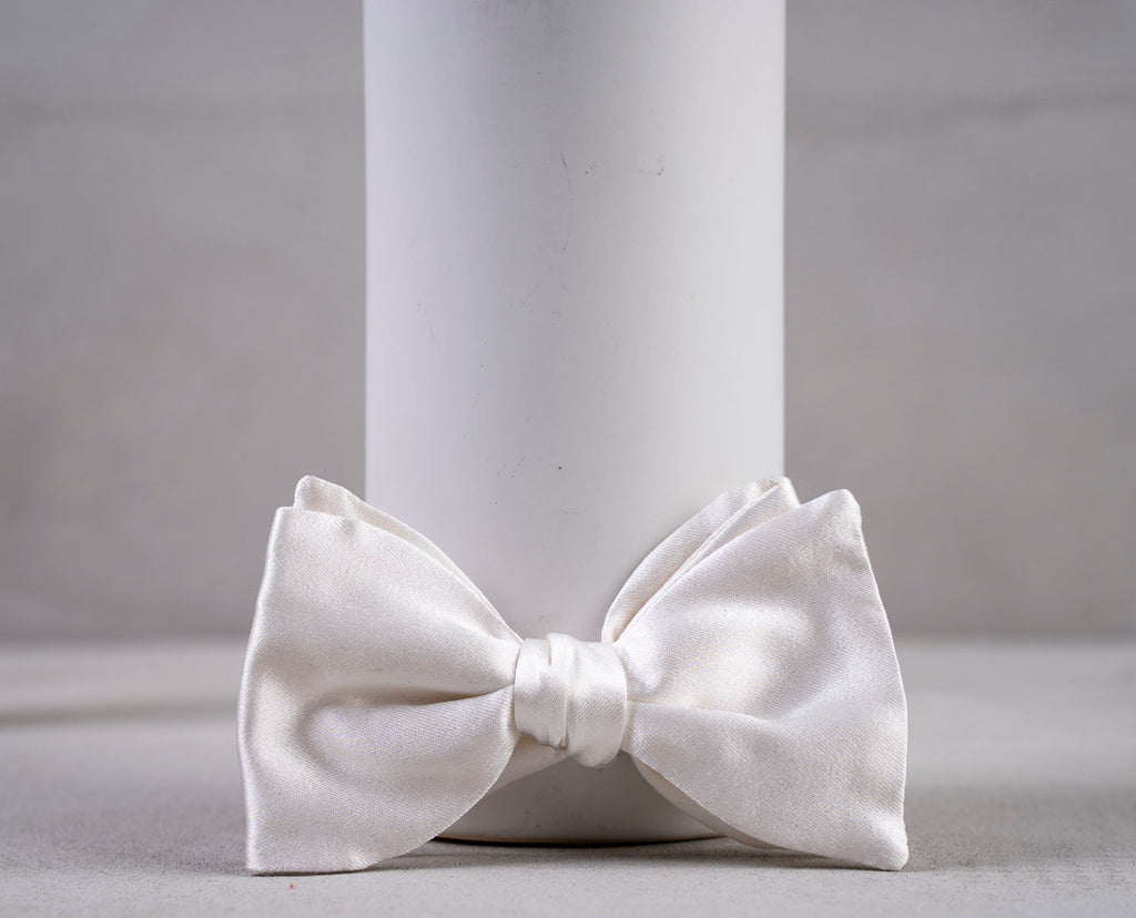 papillon bianco in seta per uomo paolo albizzati