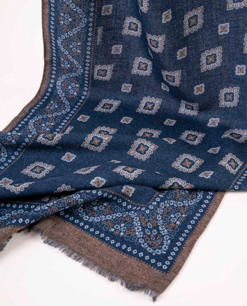 sciarpa blu scuro in lana per uomo paolo albizzati