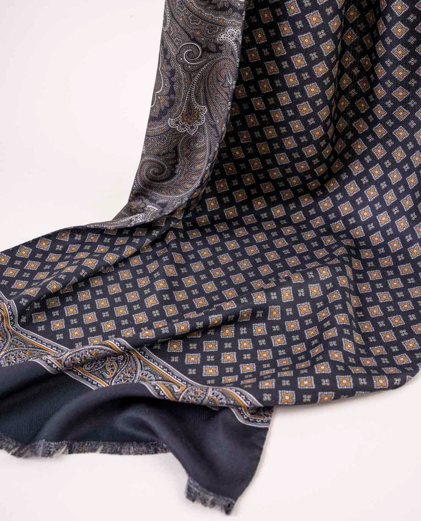 sciarpa nera in seta con doppia stampa per uomo paolo albizzati