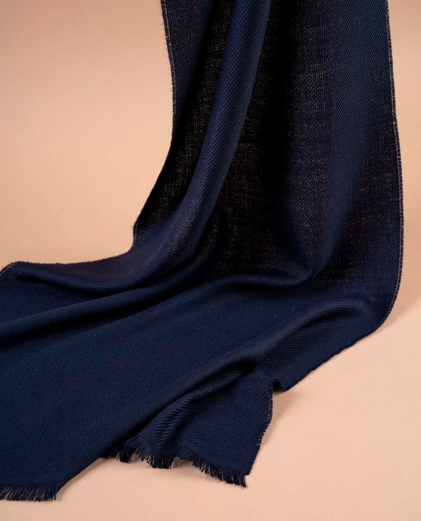 sciarpa tinta unita blu scuro in lana per uomo paolo albizzati