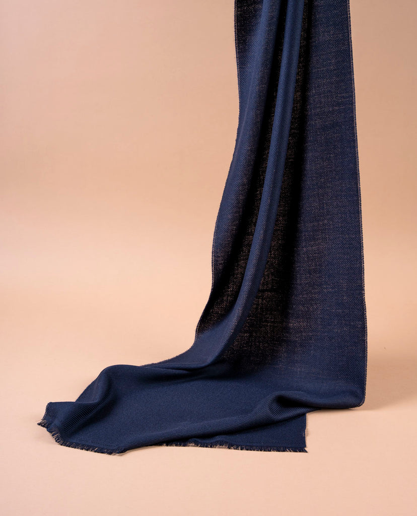 sciarpa tinta unita blu scuro in lana per uomo paolo albizzati