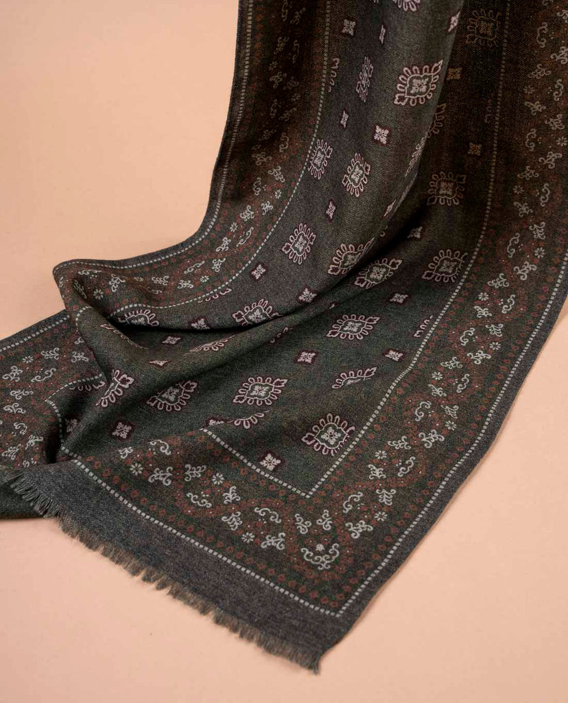 sciarpa verde in lana per uomo paolo albizzati