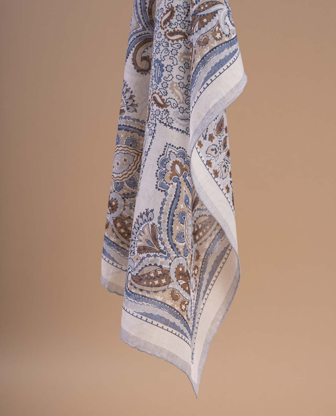 White and Blue Paisley Cotton Bandana | Paolo Albizzati display picture 2